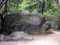 獅子窟寺境内巨岩-5