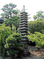 西方寺十三重塔