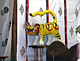 神農祭で飾られていた張り子の虎