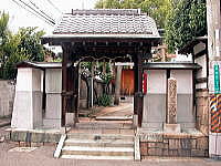 船待神社東側の門