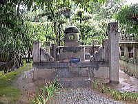 武野紹鴎の供養墓